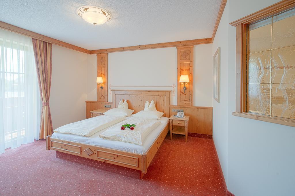 Landhaus Gruenau Wals-Siezenheim Rum bild