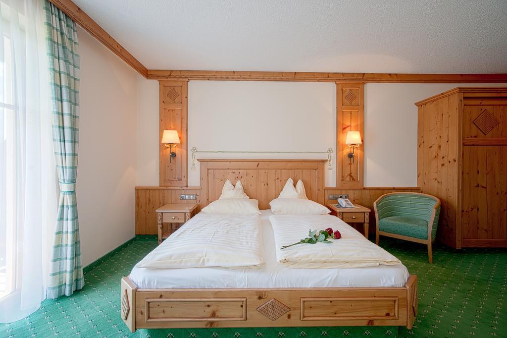 Landhaus Gruenau Wals-Siezenheim Rum bild