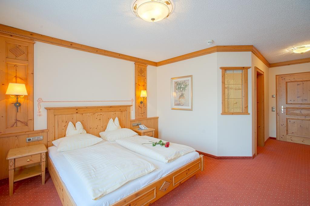 Landhaus Gruenau Wals-Siezenheim Rum bild